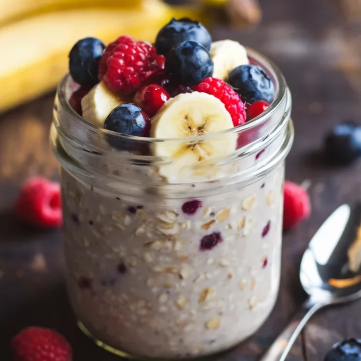 Berry Banana Overnight Oats