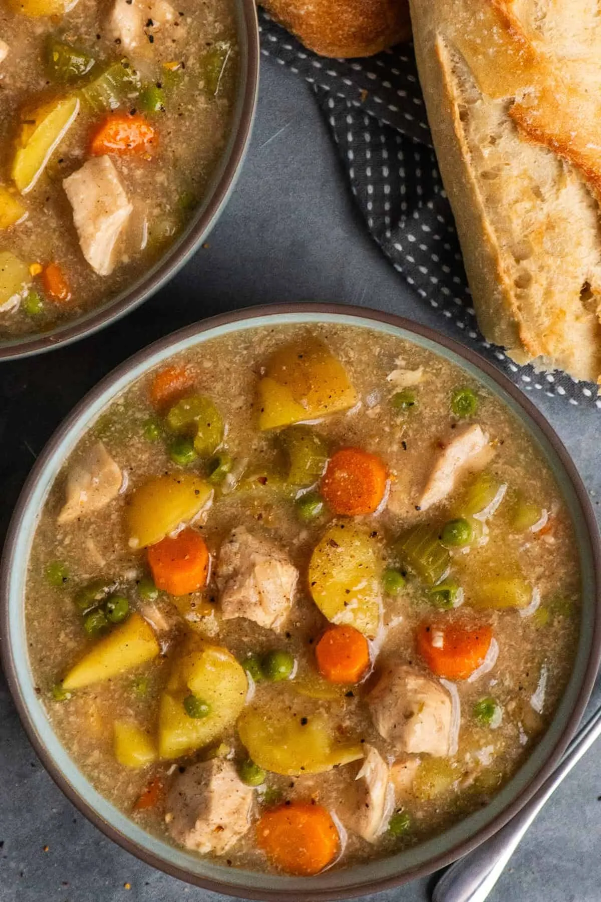 This is one of those “dump it in, walk away, feel like a hero later” meals. It takes less than 10 minutes to prep, and the slow cooker does the rest — turning chicken, veggies, and plenty of protein-packed goodness into a cosy, one-pot stew everyone happily digs into. Perfect for those days when you want something hearty without hovering over the stove.