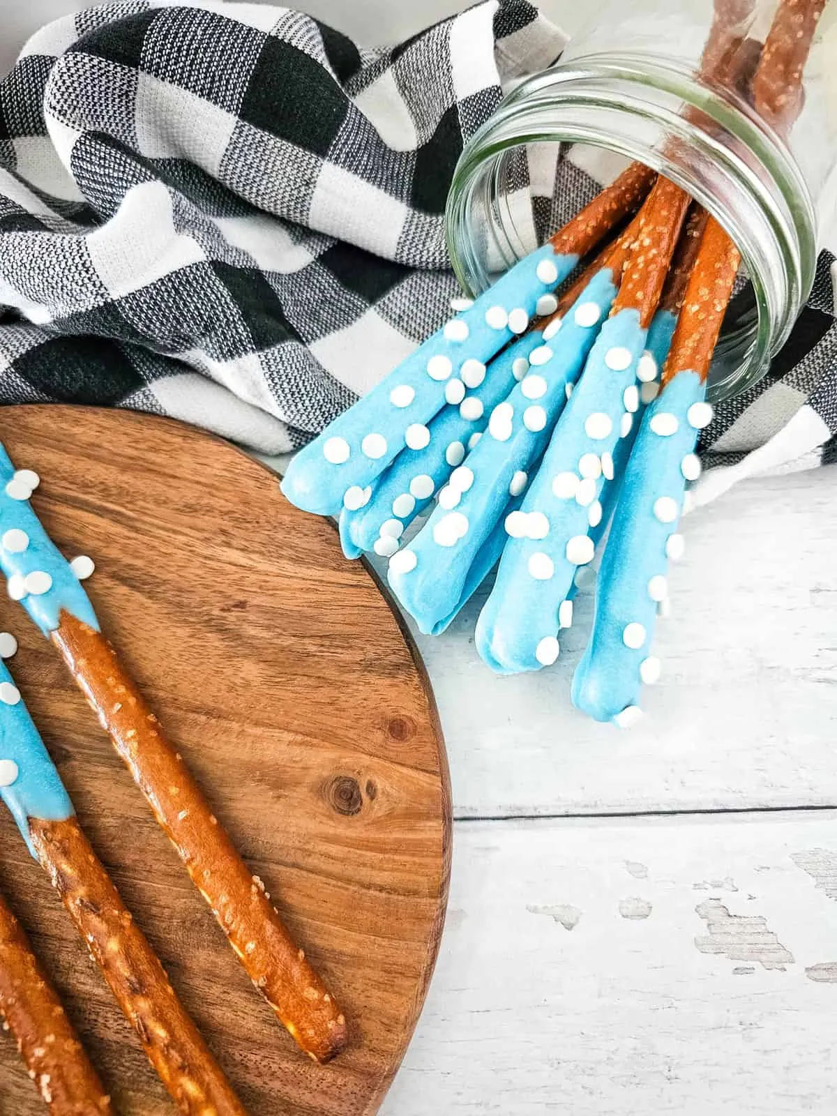 Blue Chocolate Candy Dipped Pretzel Rods Recipe