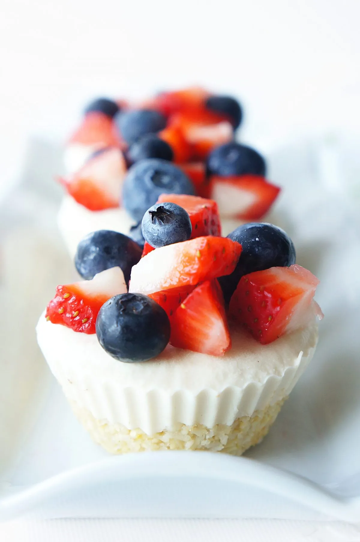 No-Bake Vegan Lemon Berry Cheesecake Cups