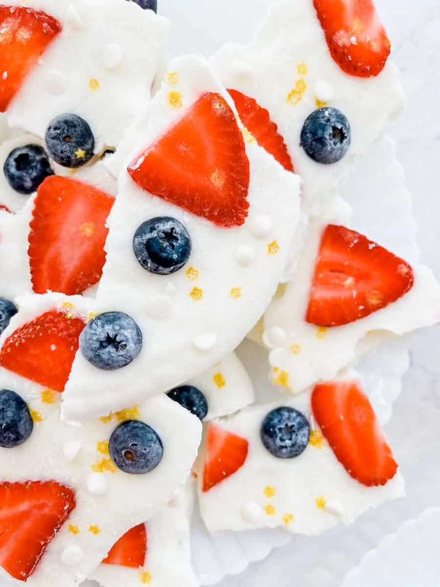 Frozen Yogurt Bark with Berries