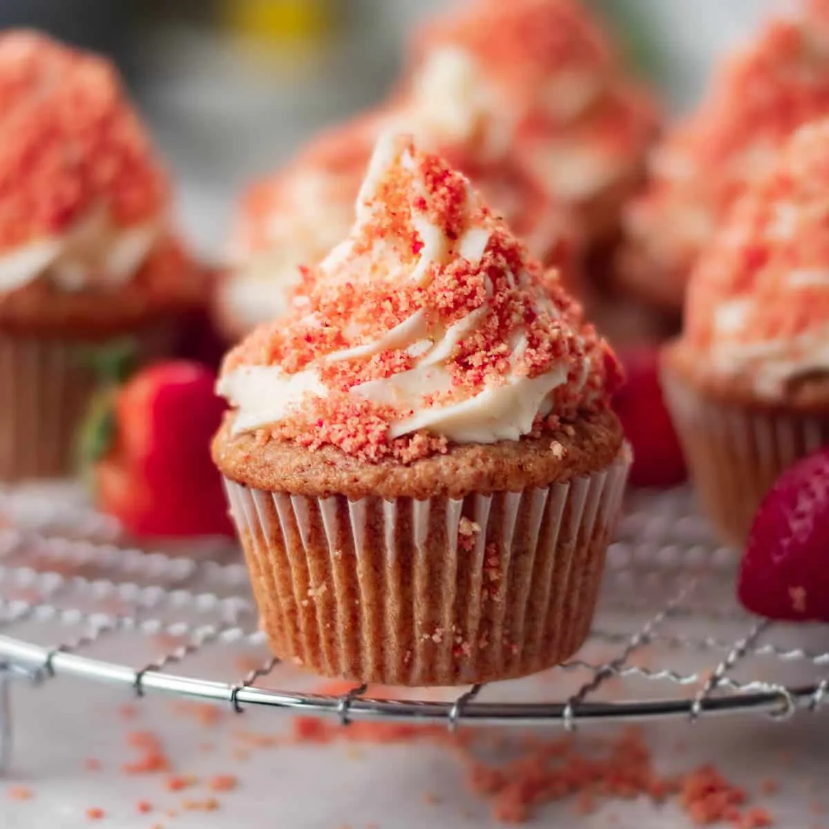 Strawberry Crunch Cupcakes - Easy Cupcake Recipe