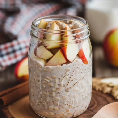 ?? Quick & Easy Apple Cinnamon Overnight Oats for Busy Mornings ✨? No morning prep, no fuss! These cozy oats are the perfect make-ahead breakfast. ??