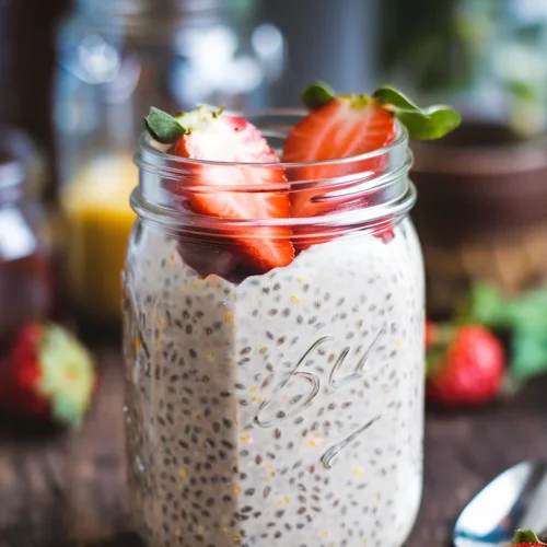 ?? Strawberry Overnight Oats – A Healthy Breakfast You’ll Love ✨? Fresh strawberries, creamy oats, and a hint of sweetness make this the perfect start to your day! ??